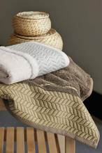 Load image into Gallery viewer, Louise Hand Towel