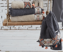 Load image into Gallery viewer, Pamira Bath Towel Set