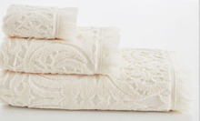 Load image into Gallery viewer, Elenora Bath Towel Set
