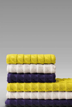 Load image into Gallery viewer, Emma Bath Towel Set

